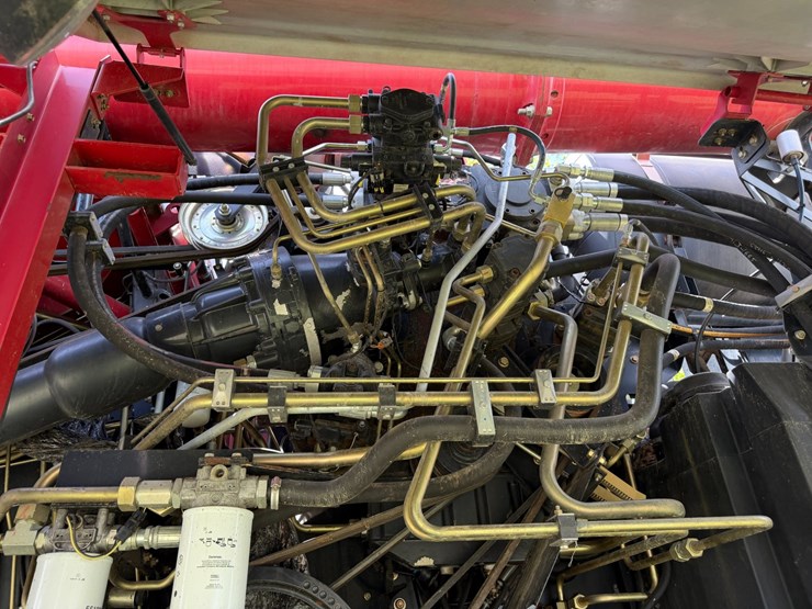 2016-case-ih-8240-image-42