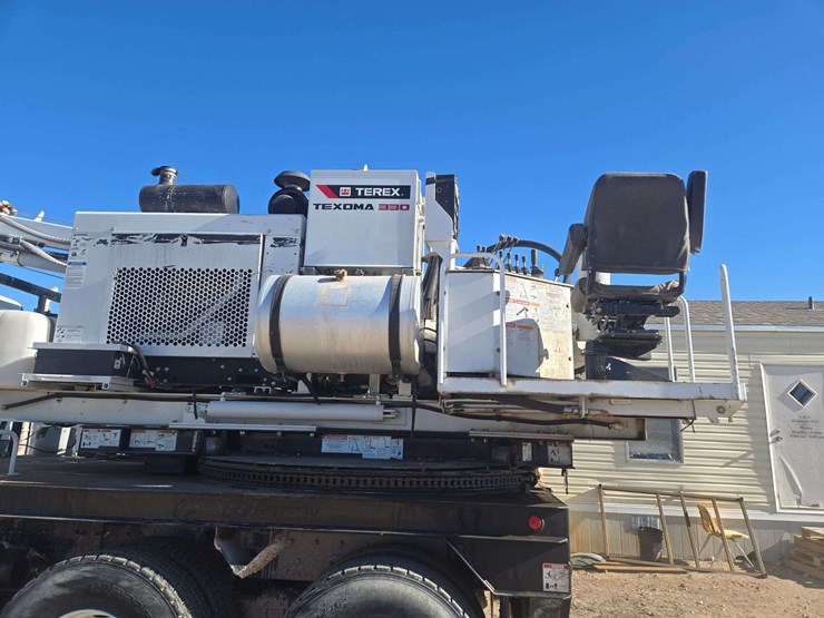 2014-freightliner-m2-106-image-16