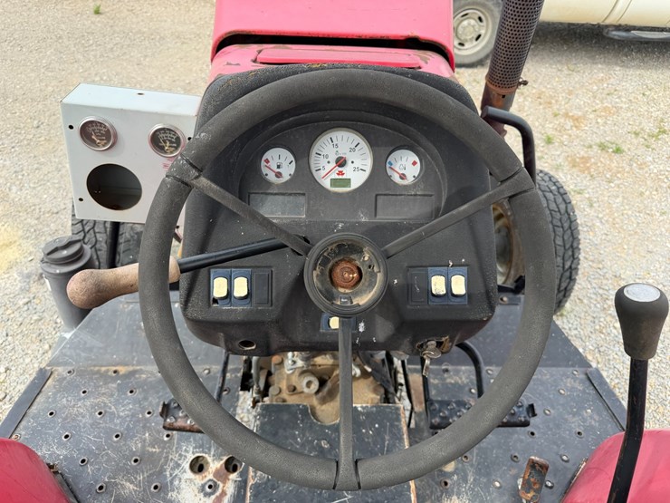 massey-ferguson-2260-image-49