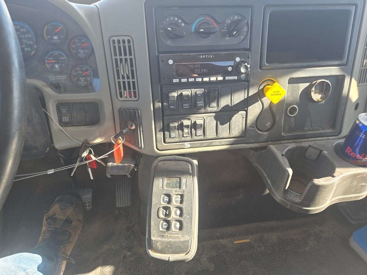 2011-international-workstar-7400-image-32