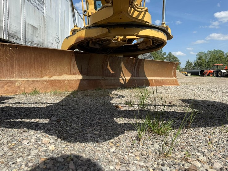 caterpillar-12h-image-30