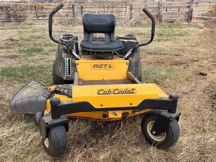 cub-cadet-rztl-zero-turn-mower-image-7