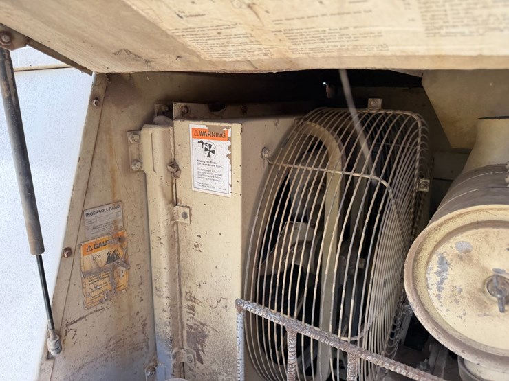 #46876-•-ingersoll-rand-mobile-air-compressor-image-47