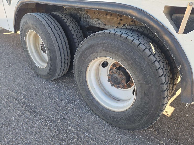 2011-international-workstar-7400-image-8