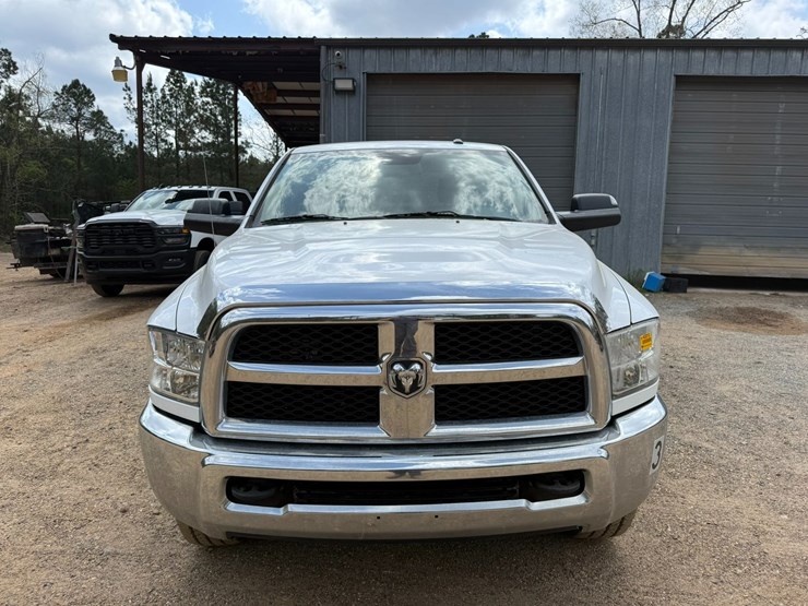 2016-dodge-2500-image-24