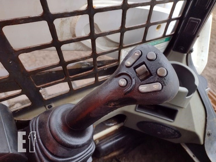 2017-bobcat-t590-image-10