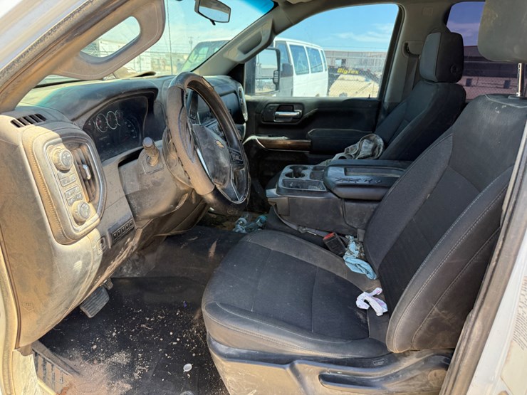 2021-chevrolet-silverado-3500hd-image-5