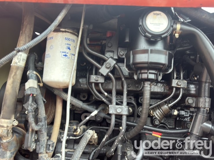 2013-sky-trak-8042-image-35