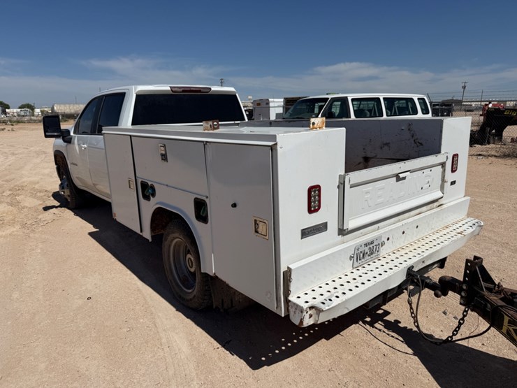 2021-chevrolet-silverado-3500hd-image-4