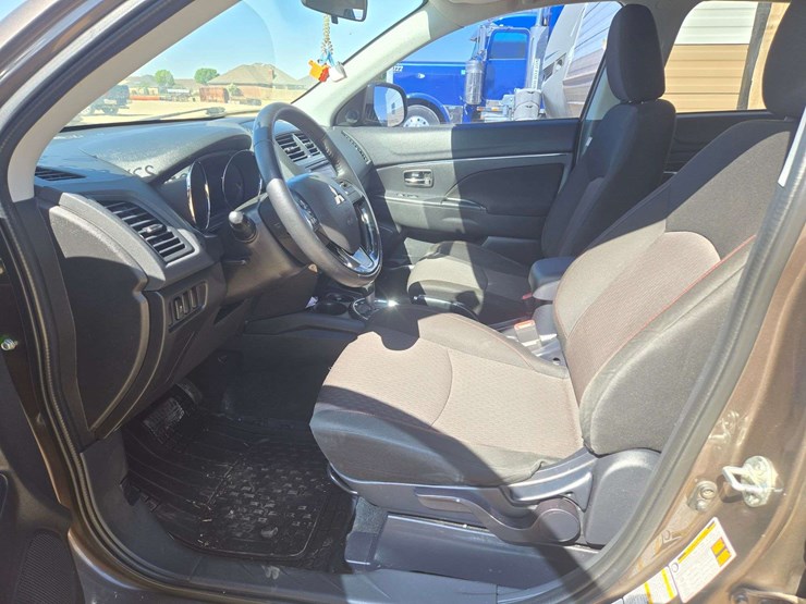 2017-mitsubishi-outlander-image-12