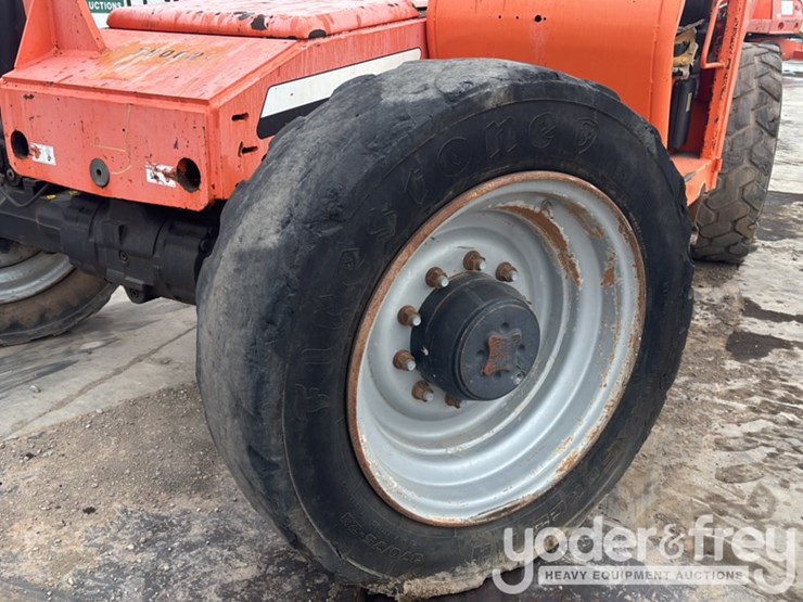 2013-sky-trak-8042-image-9