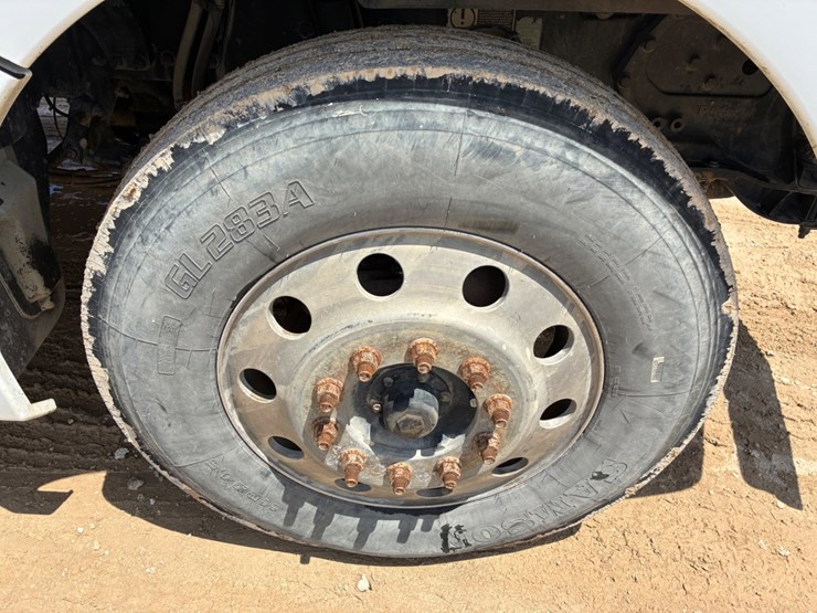 2017-kenworth-t880-image-11