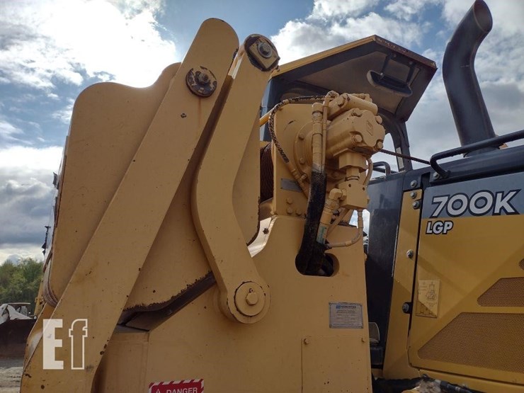 2013-deere-700k-lgp-image-36