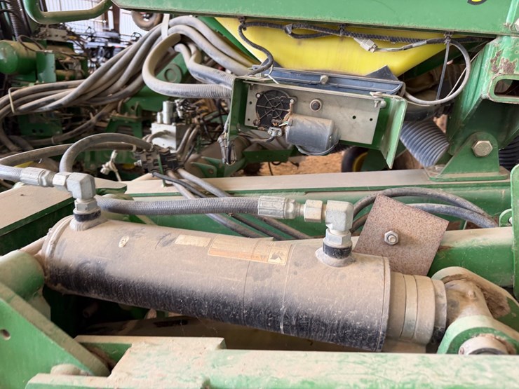 john-deere-1720-image-36