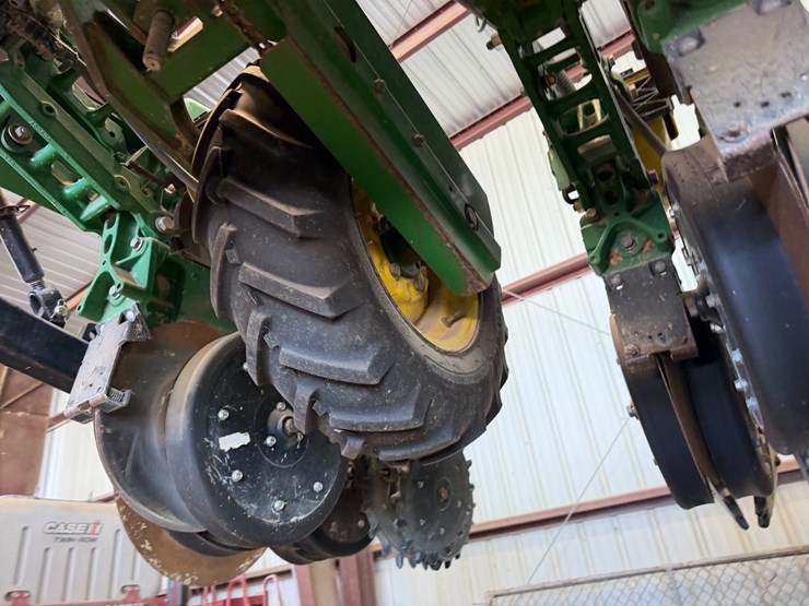 john-deere-1720-image-18