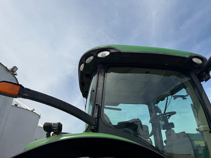 2013-john-deere-8335r-image-47