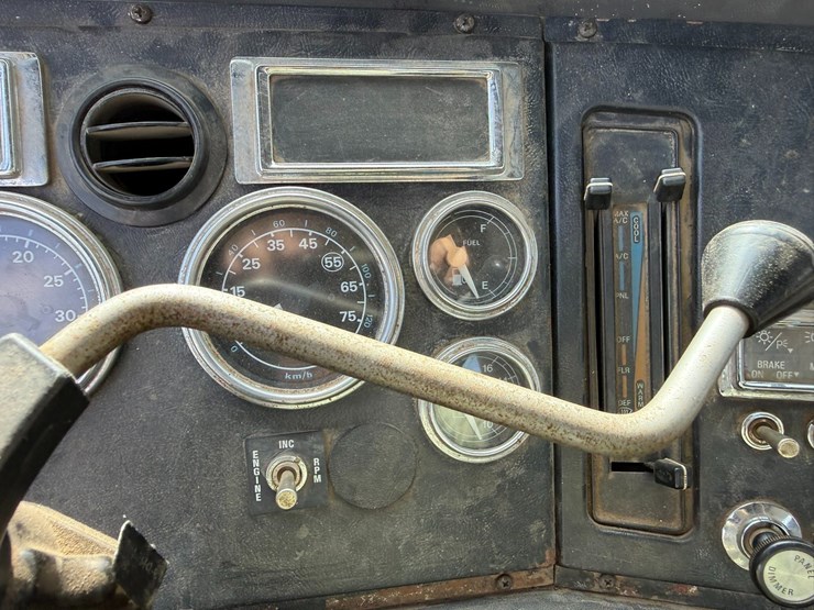 1995-ford-lt9000-image-67
