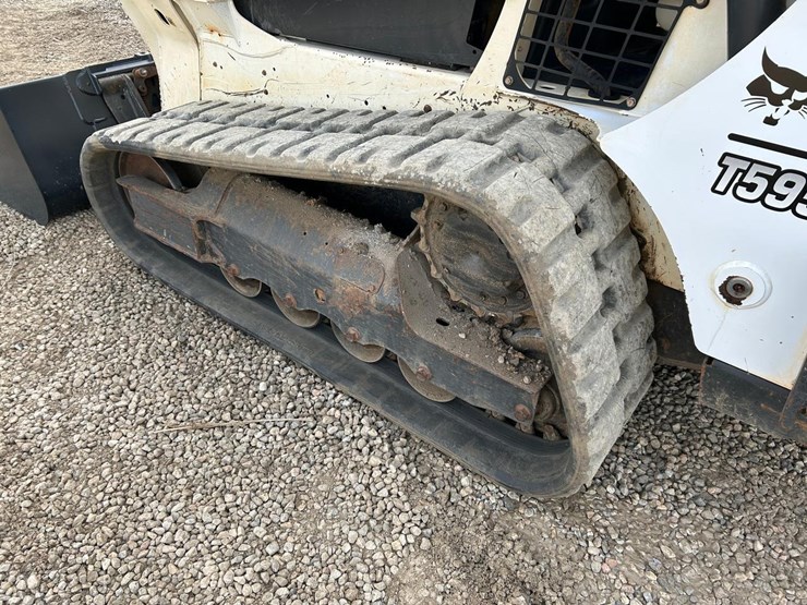2019-bobcat-t595-image-17