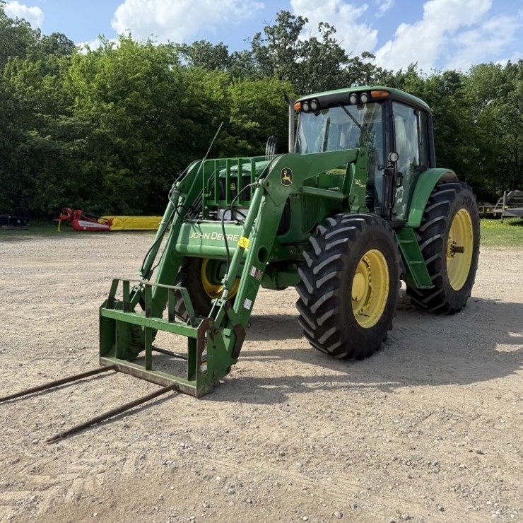 2007 JOHN DEERE 7320