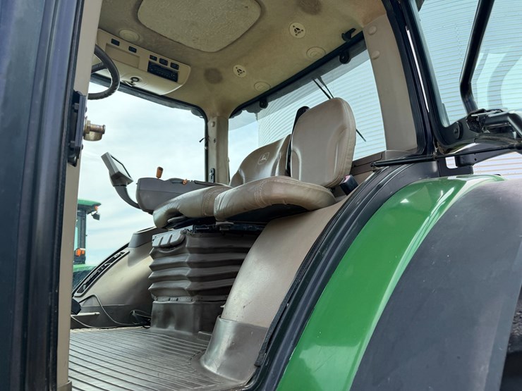 2013-john-deere-8335r-image-61