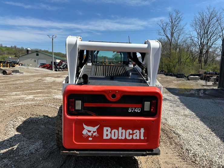 2019-bobcat-s740-image-3
