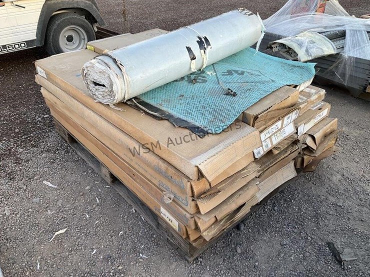 pallet-of-cap-a-tread-stair-renewal-flooring-&-image-3