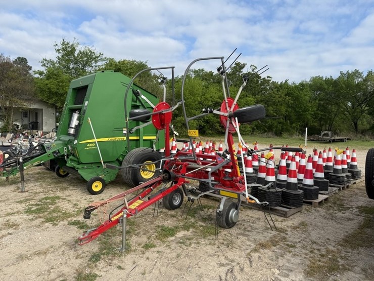 2019-massey-ferguson-td524-image-1