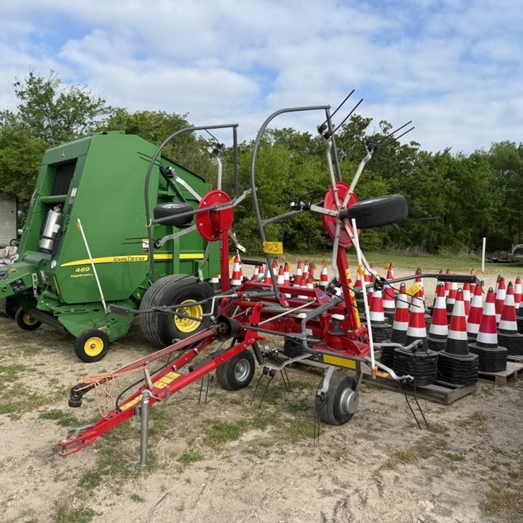 2019 MASSEY-FERGUSON TD524