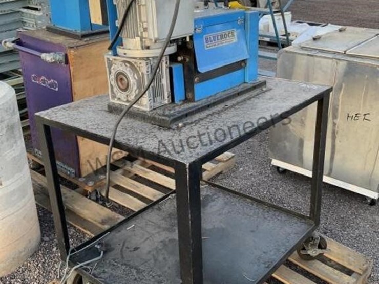 bluerock-ws-212-wire-stripper-on-cart-image-4