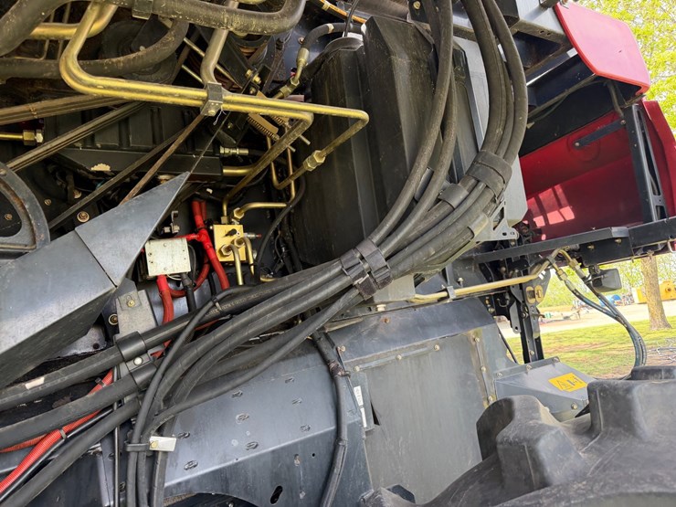 2016-case-ih-8240-image-40
