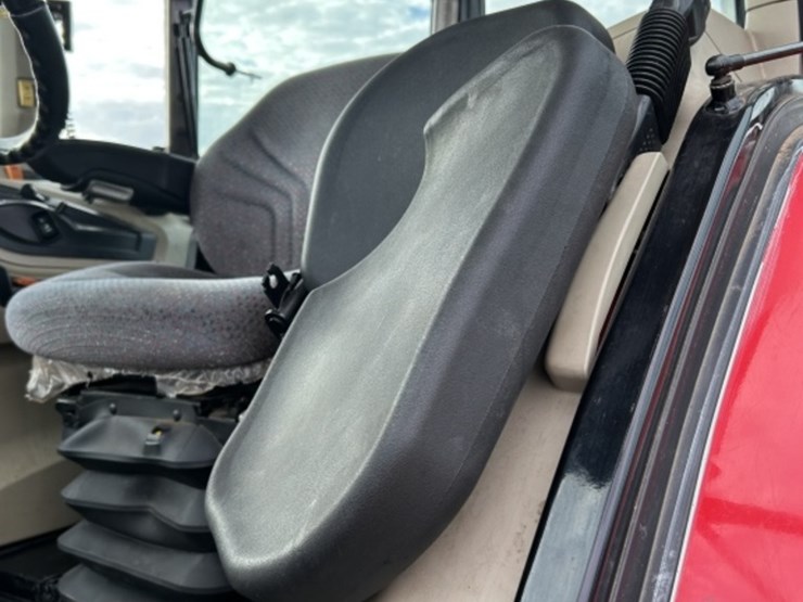 2020-massey-ferguson-5711-image-47