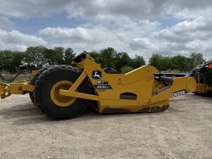 2020-john-deere-9570r-image-23