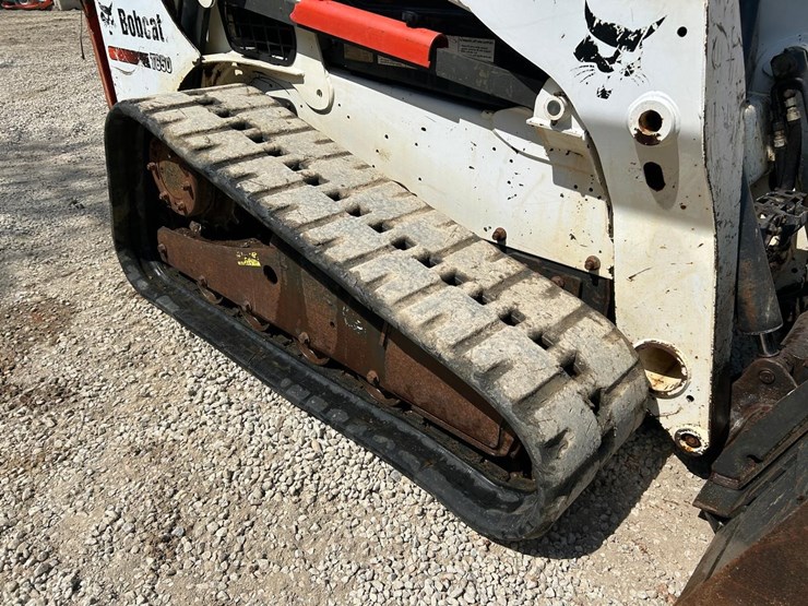2015-bobcat-t650-image-12