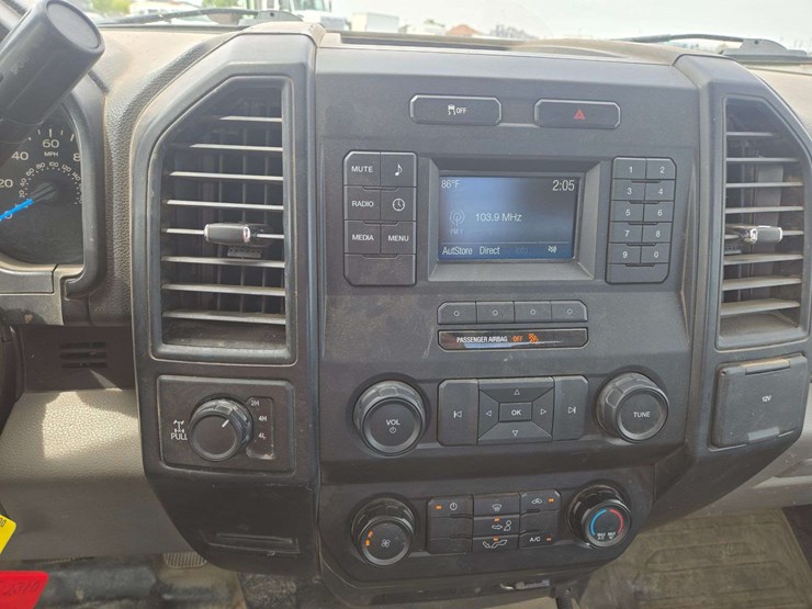 2017-ford-f150-xl-image-12