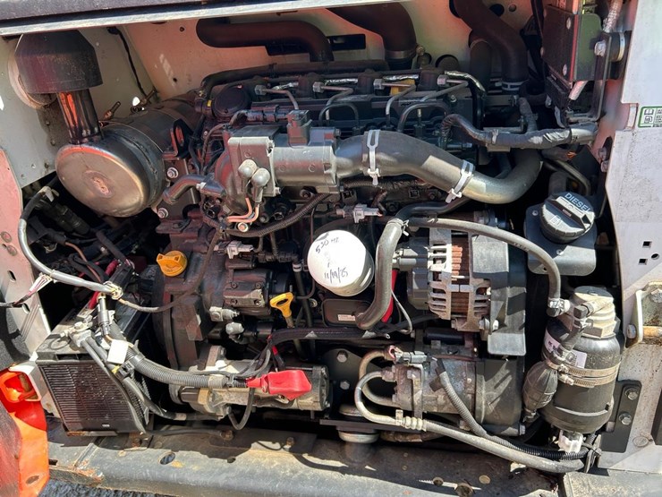 2019-bobcat-s740-image-14