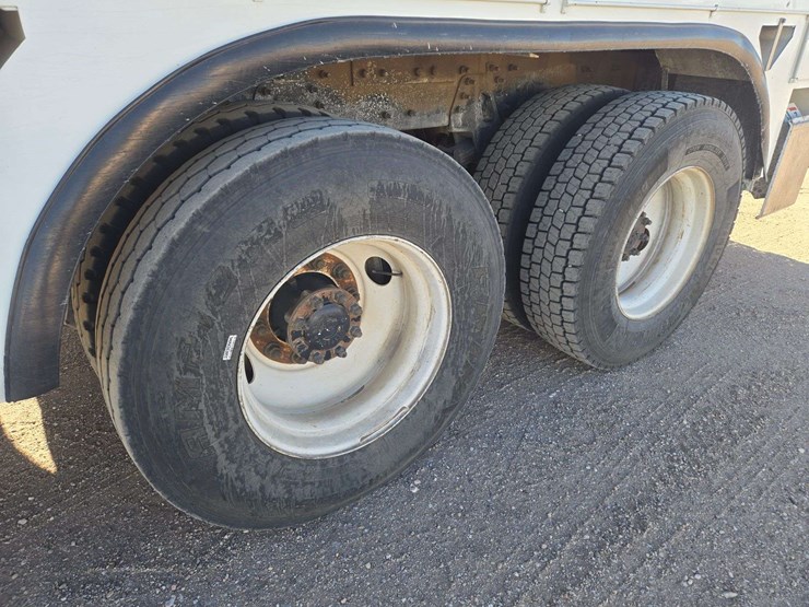 2011-international-workstar-7400-image-9