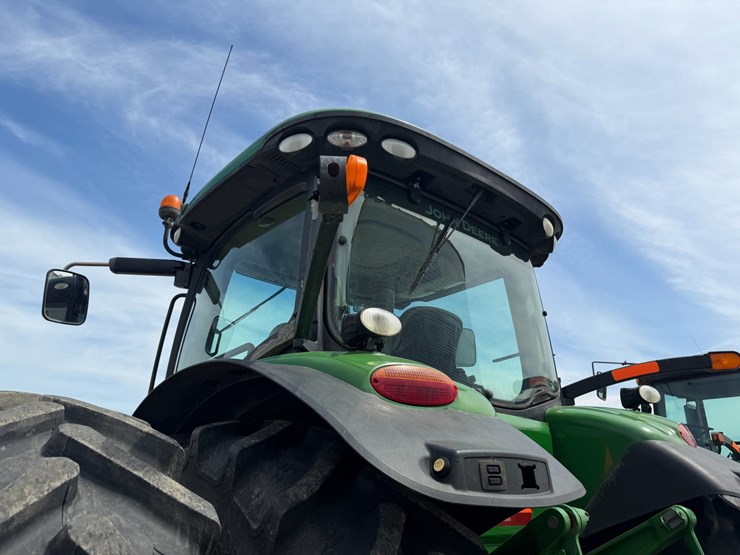 2013-john-deere-8335r-image-28