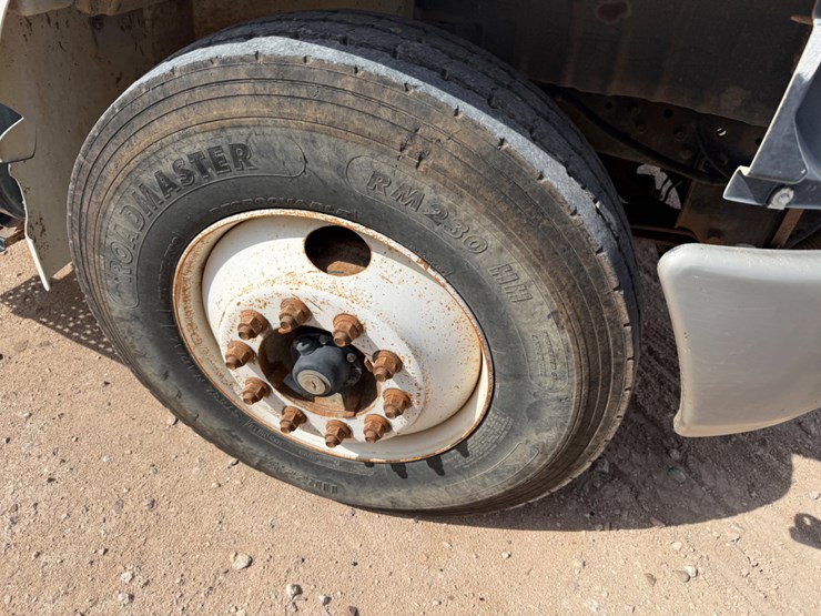 2006-international-durastar-4300-image-10