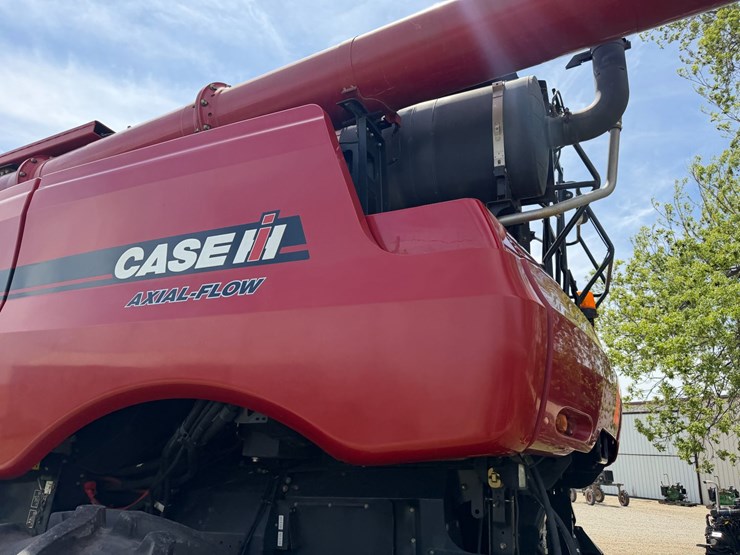 2016-case-ih-8240-image-21