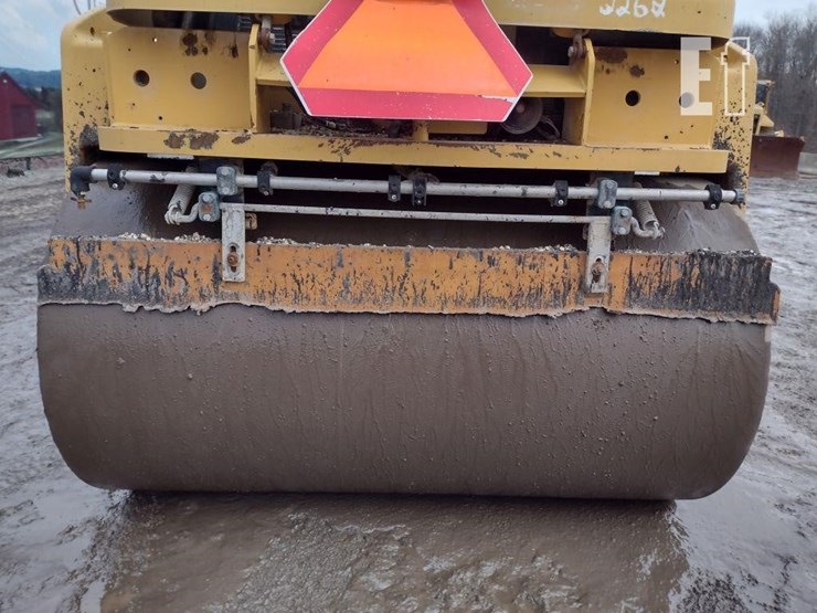 2010-caterpillar-cb34xw-image-14