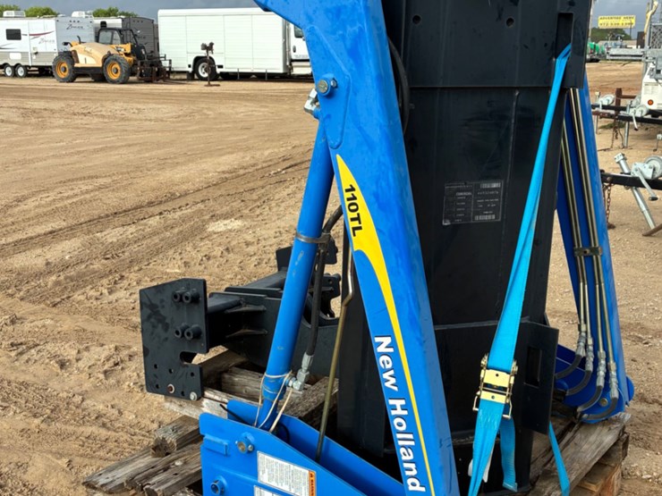 new-holland-110tl-image-1