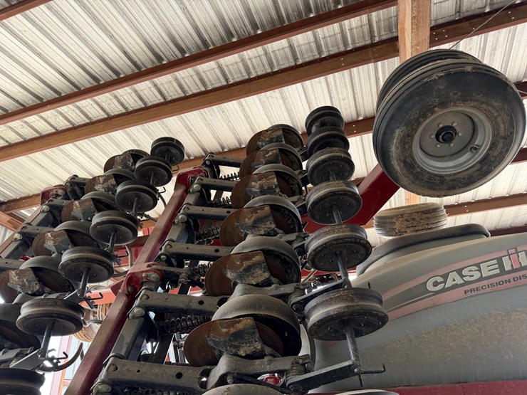 2014-case-ih-36-image-39