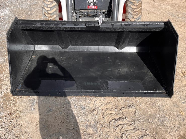 wildcat-80"-skid-steer-snow/litter-bucket-image-2
