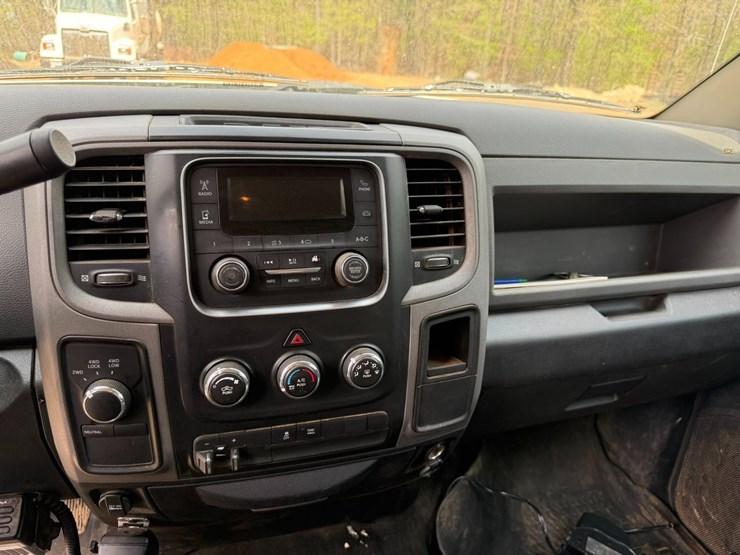 2016-dodge-2500-image-62