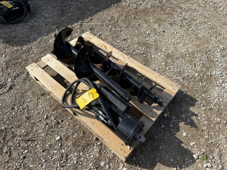 mini-skid-auger-set-up-12in-&-8in-bits-image-1