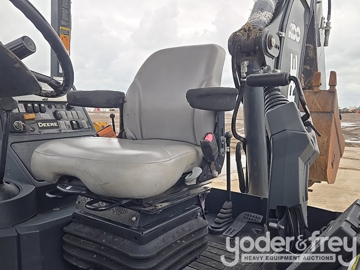2019-deere-310l-image-63