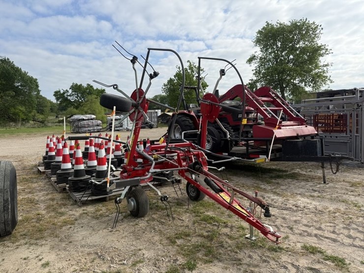 2019-massey-ferguson-td524-image-2