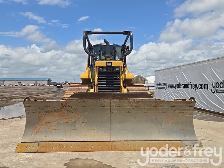 2016-caterpillar-d6n-image-8