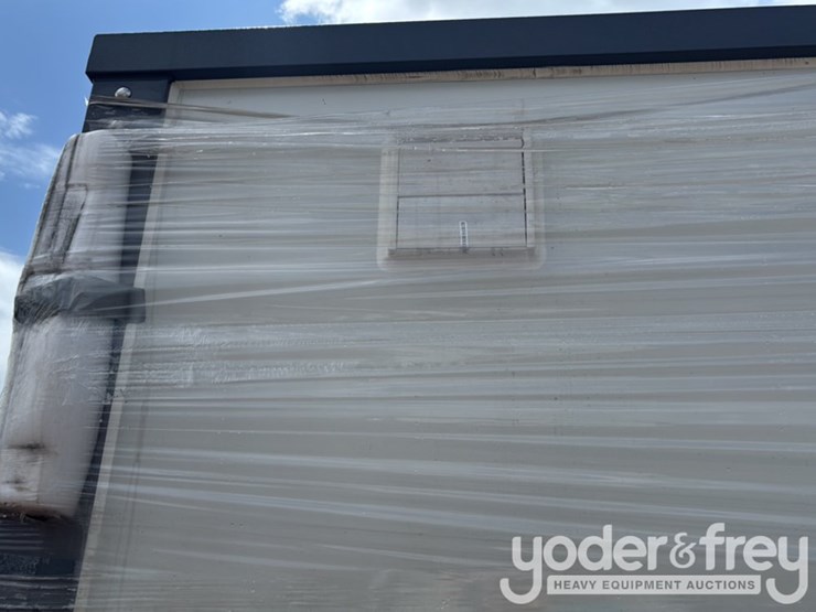 unused-110v-portable-toilets-c/w-double-closestools-image-11