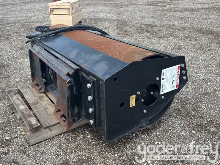 unused-agt-vibratory-roller-to-suit-skidsteer-image-5